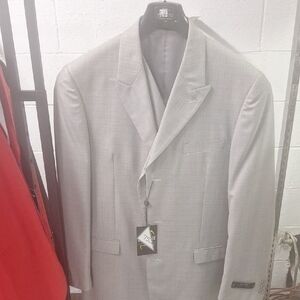 Elegant Light Gray Men's Suit